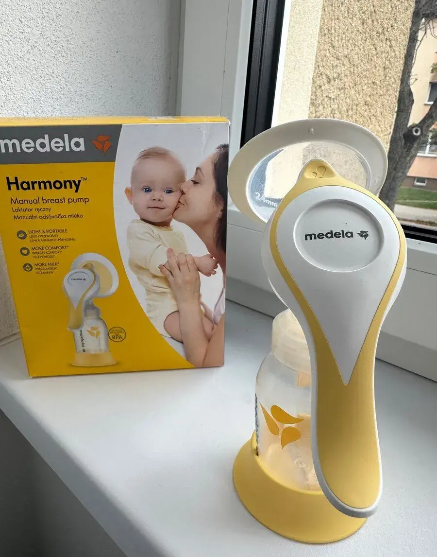 Manuálnu odsávačku materského mlieka Medela