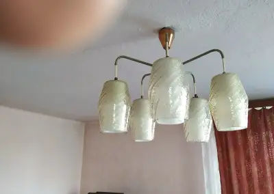Staré lustre a lampy