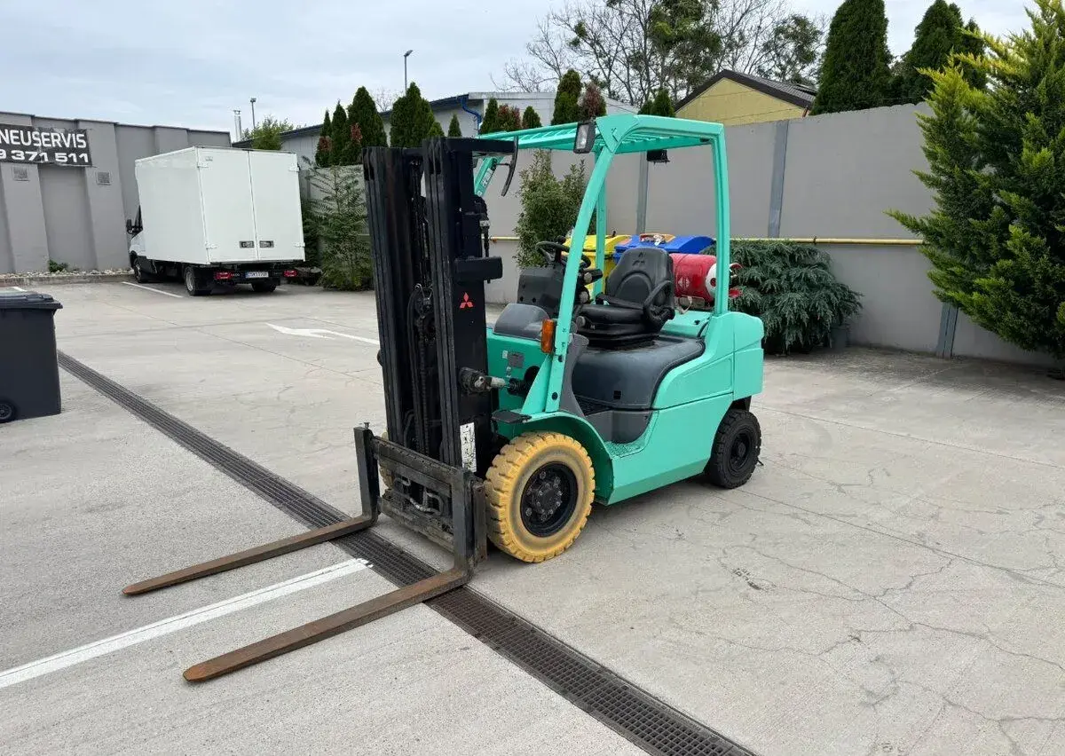 vzv Mitsubishi FG25N, nosnosť 2.5t, triplex, 3700 motohodín