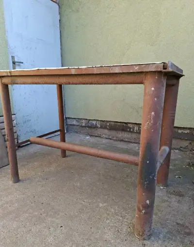 Zelezny stol