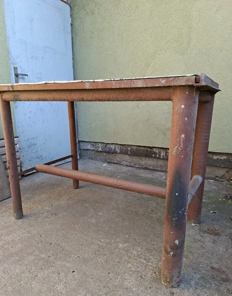 Zelezny stol