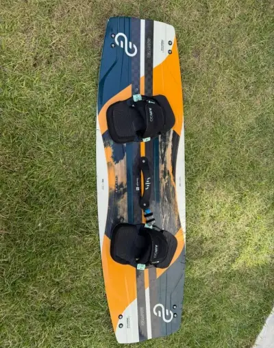 Kiteboard Eleveight Master veľkosť 142 x 43 cm