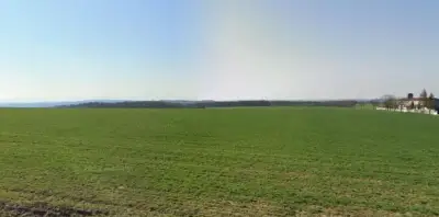 BRHLOVCE pozemok 861m2 na výstavbu rodinného domu ,Kamenný C