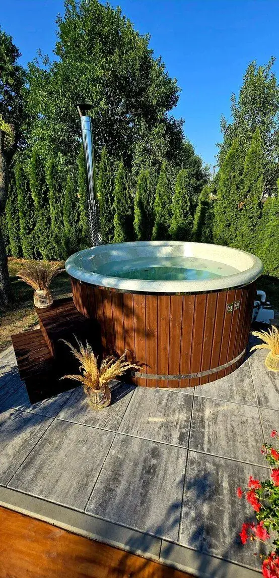 Kúpacia kada-Hottub