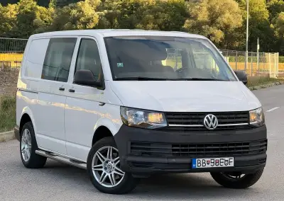 Volkswagen Transporter – 2017, 268 000 km