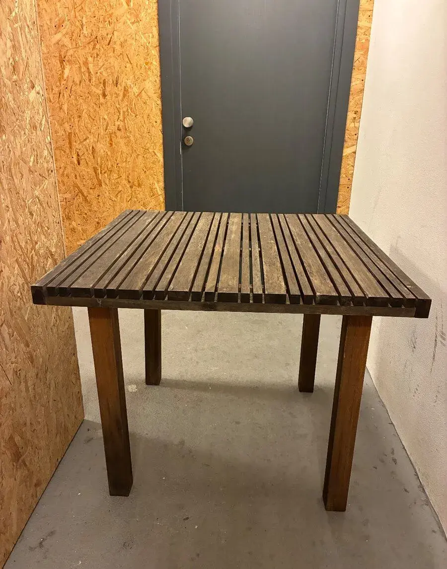 Zahradny stol z exotickej dreviny akacie 90x90cm