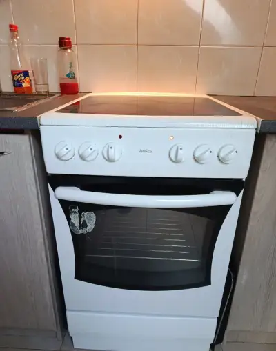 Sklokeramicky sporák