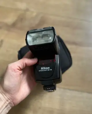Nikon Speedlight SB-700