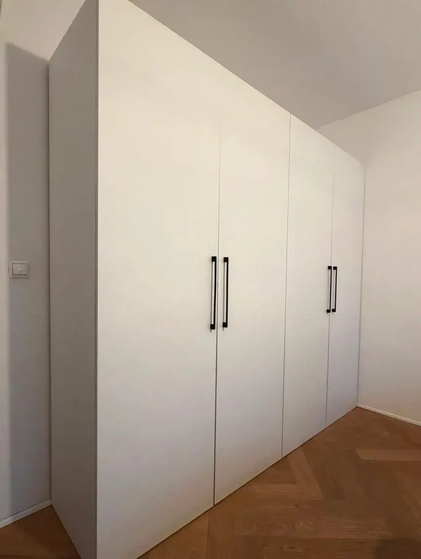 Šatníková skriňa