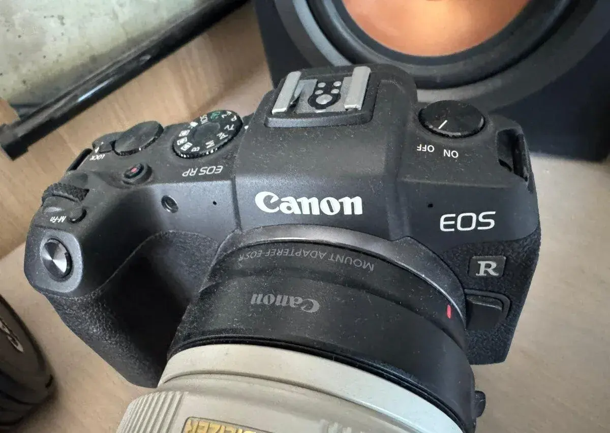 Canon EOS RP Full Frame – veľmi málo používaný, top stav