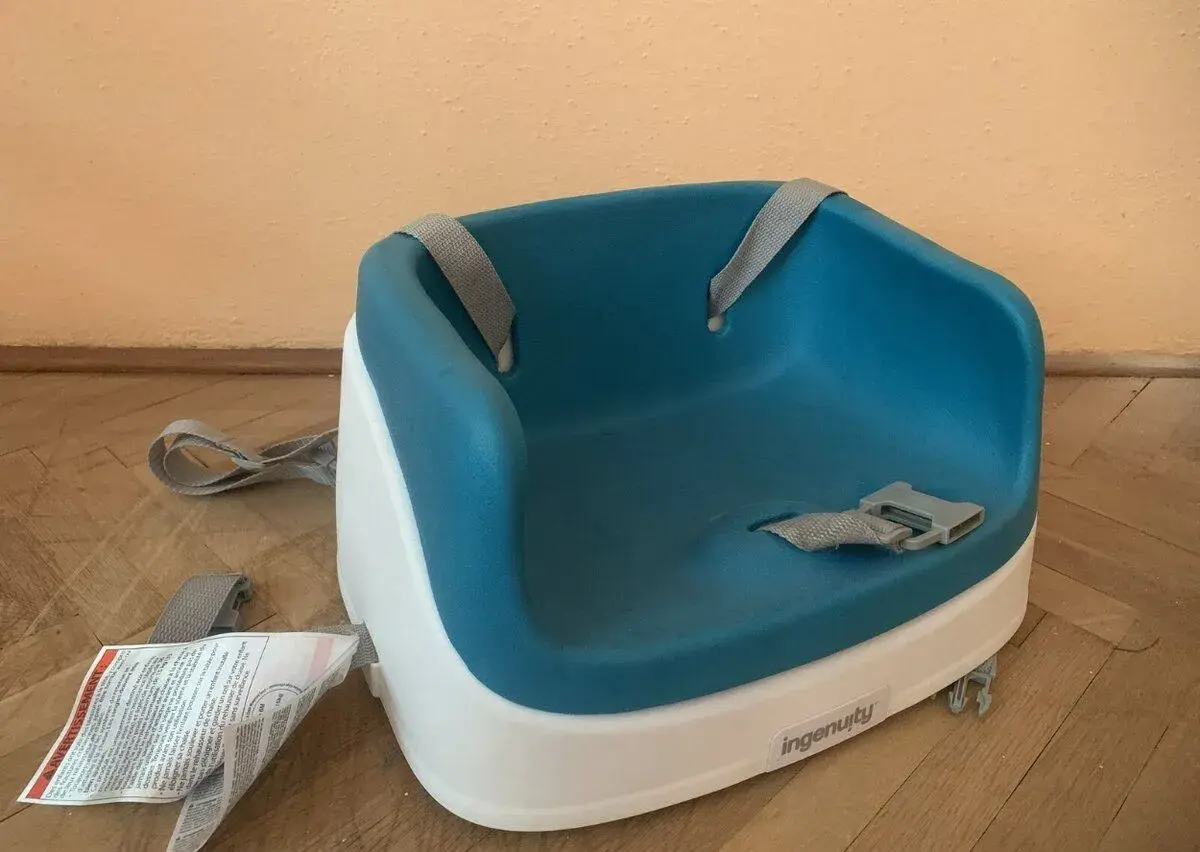 Podsedák na stoličku Ingenuity Baby Base 2v1
