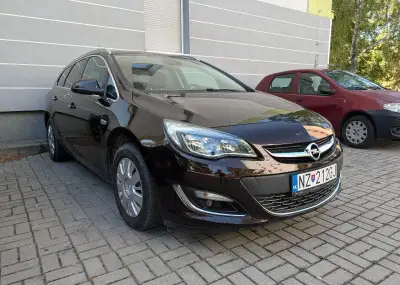 Opel Astra – 2013, 99 820 km