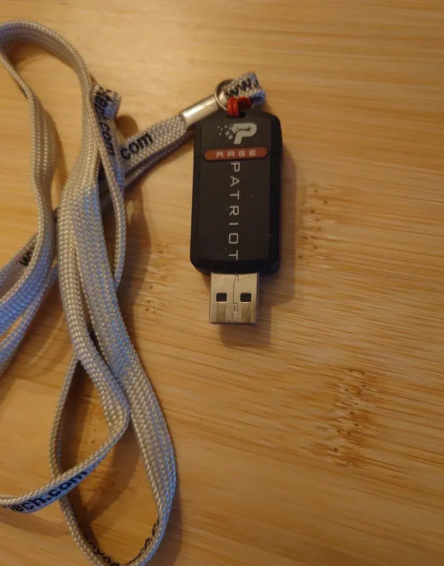 USB kľúč Patriot 8 GB