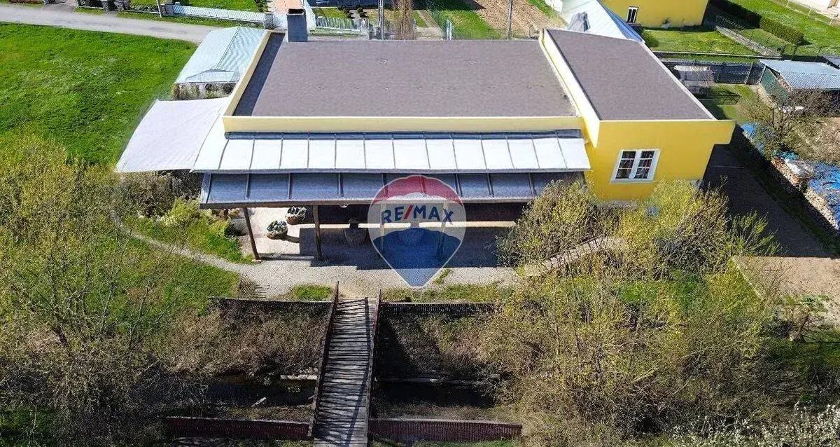 Zrekonštruovaná 2 podlažná obchodná budova, 1200m2, Dlhé nad
