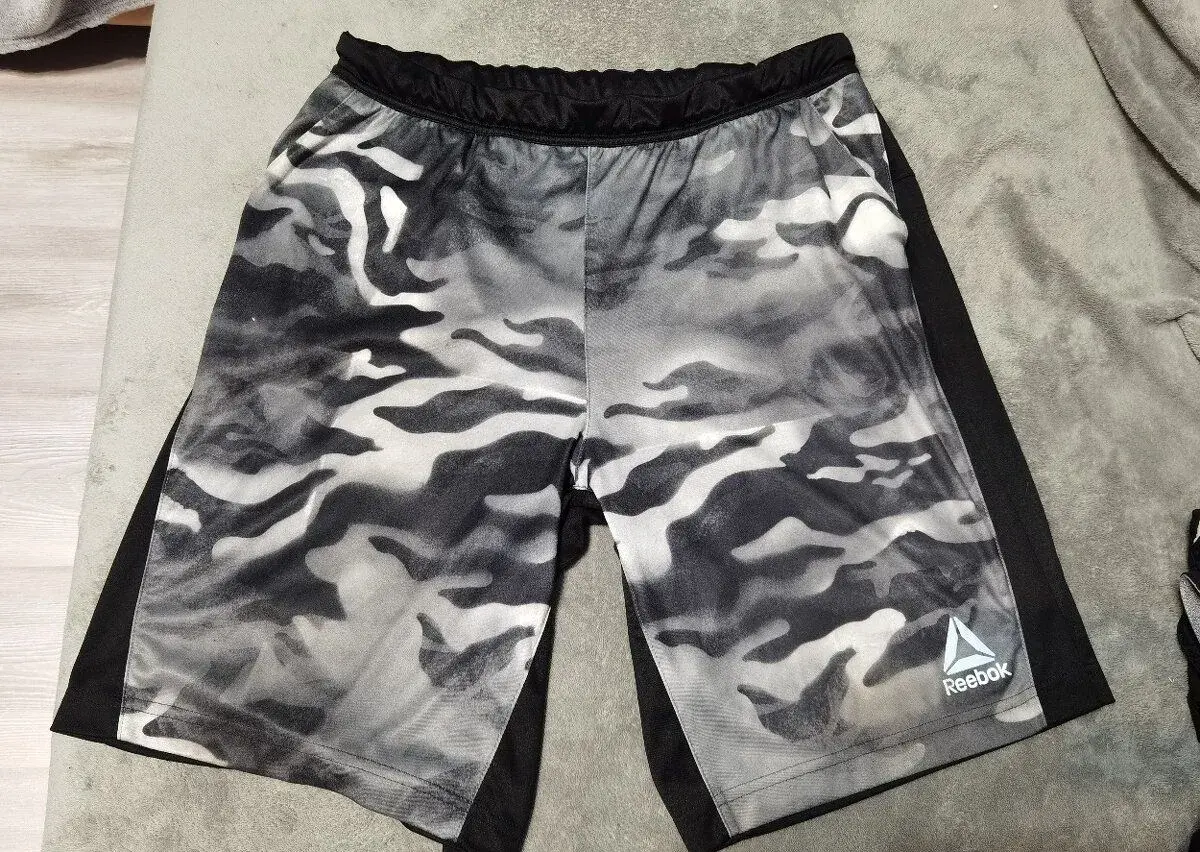 reebok panske sortky na predaj