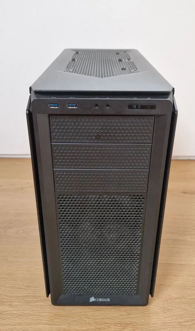 PC skrina Corsair