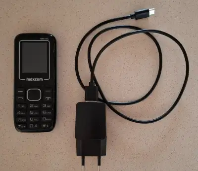 Maxcom MM135L - seniorský tlačidlový mobil s USB-C