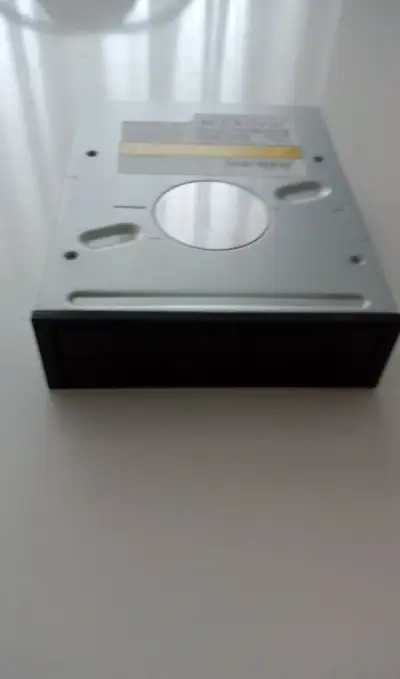 2x internú DVD napaľovačku ND-3540A IDE.