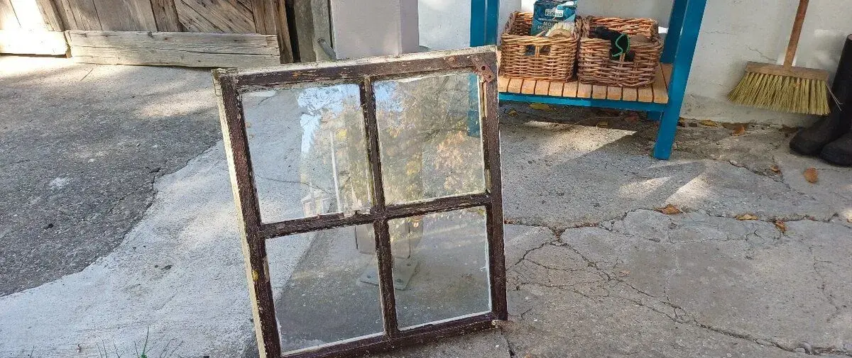 Okienko na chalupu alebo záhradný domček