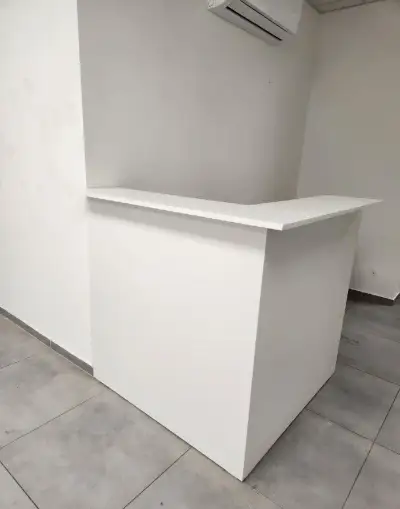 Predajný / recepčný pult
