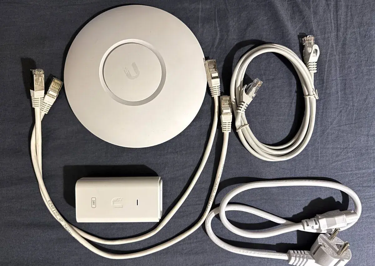 Ubiquiti UniFi AC Lite (UAP-AC-LITE) Wi-Fi AP + PoE