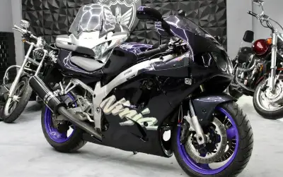 Kawasaki Ninja ZX-7R
