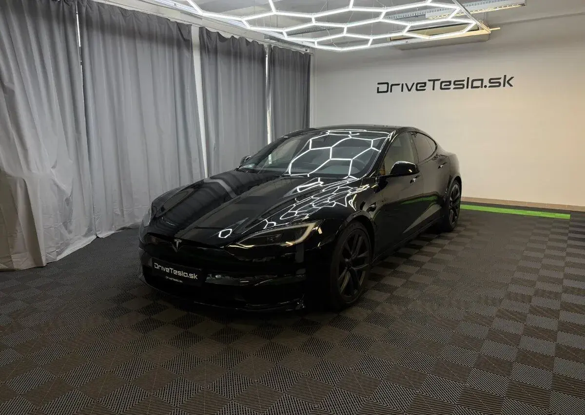 Tesla Model – 45 030 km