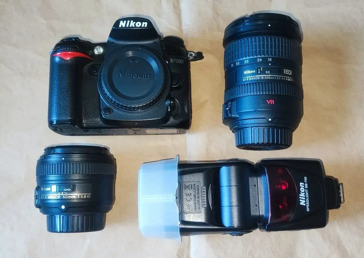 Nikon D7000, objektívy, blesk