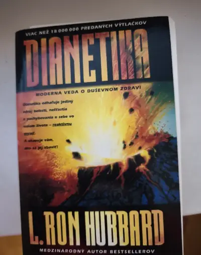 Starsia kniha Dianetika, moderna veda o dusevnom zdravy
