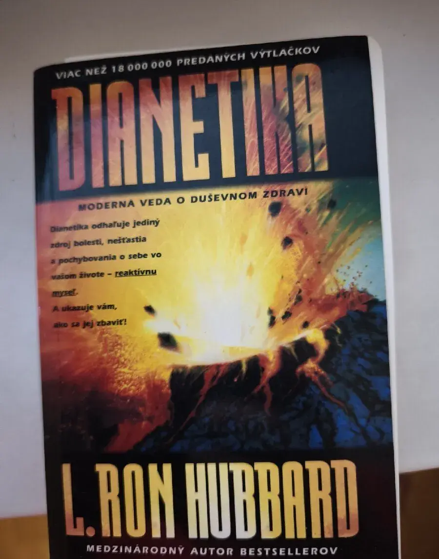 Starsia kniha Dianetika, moderna veda o dusevnom zdravy