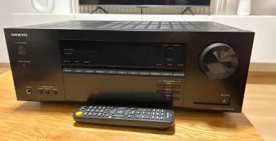 Onkyo TX-SR494 receiver