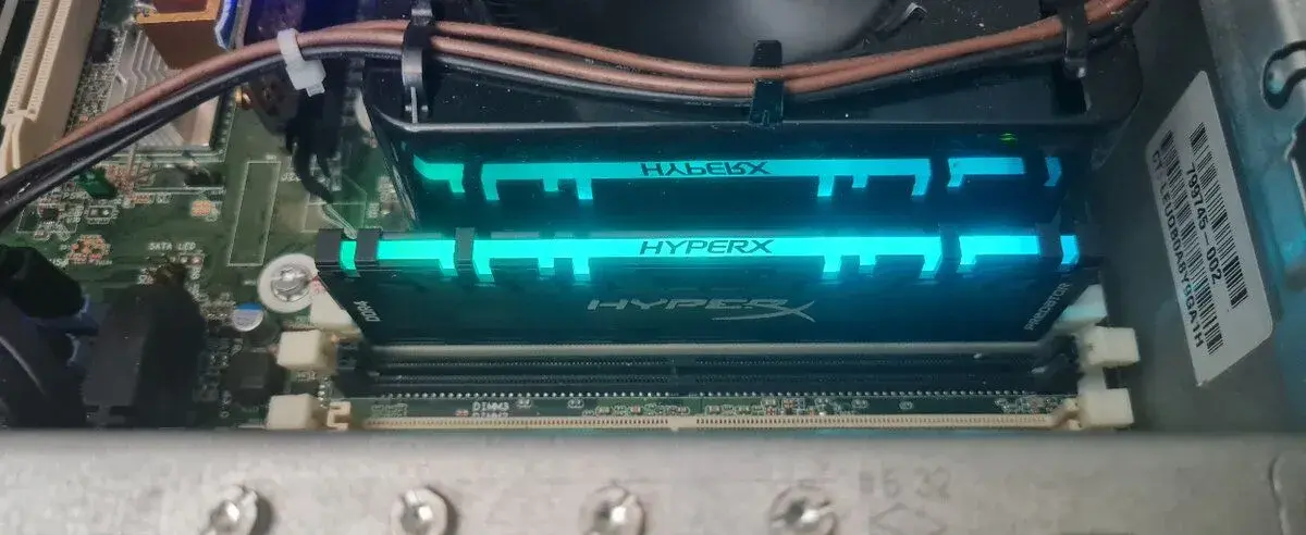 Kingston HyperX Predator 8 GB DDR4 3200 MHz CL16 Black RGB