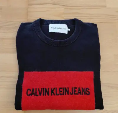 Calvin Klein čierny pletený