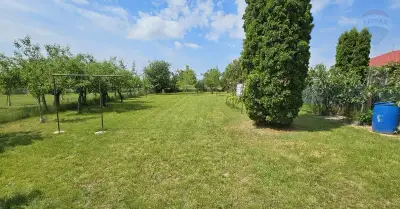 Prenájom záhrady 700 m2, Lukov dvor - Nitra.