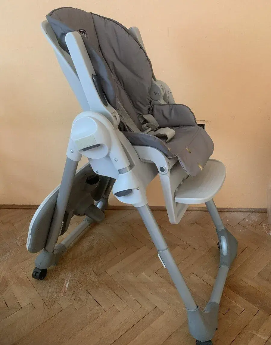 Detská jedálenská stolička Chicco, skladacia, s pultíkom