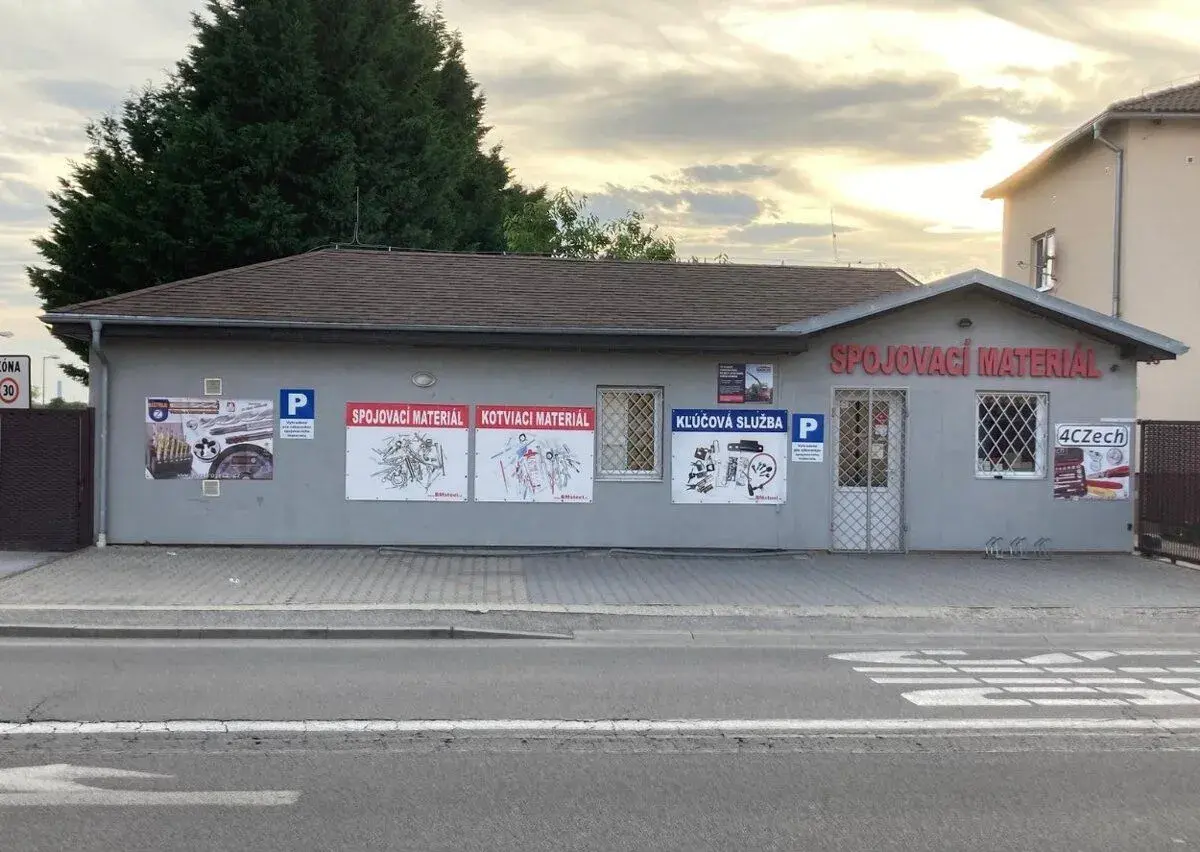 NEPREHLIADNITE Na predaj predajňa v Záhorskej Bystrici