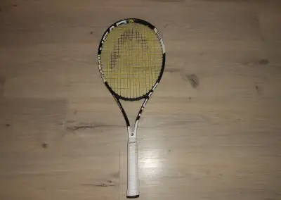 Ako novu kvalitnu tenisovu raketu HEAD SPEED ELITE za