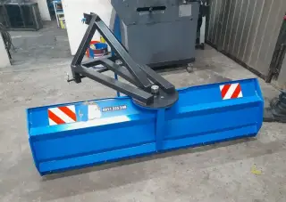 Radlica na sneh, snežný pluh