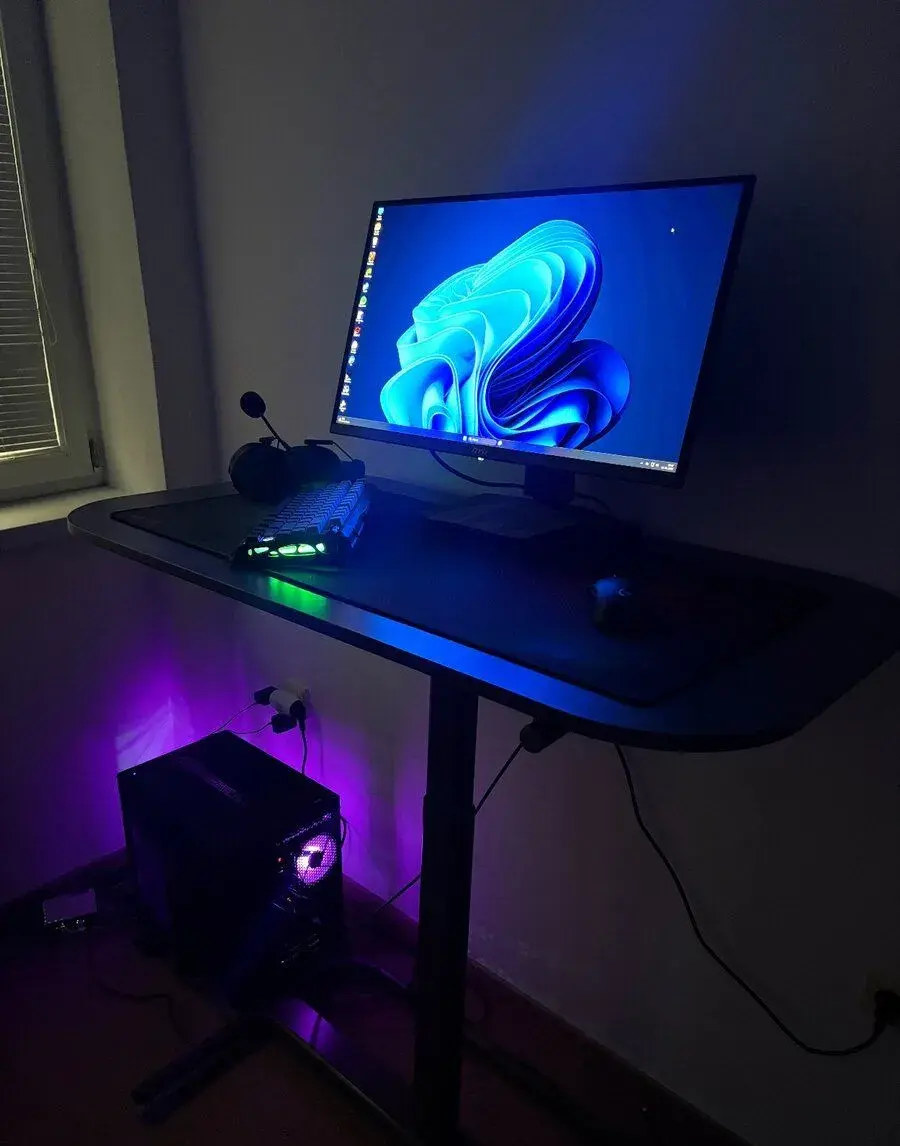 GAMING PC + 500 Hz OLED MONITOR + KOMPLETNÉ PRÍSLUŠENSTVO