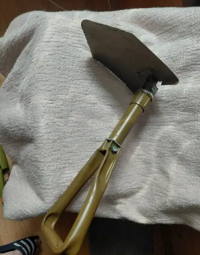 Skladacia poľná lopatka MFH