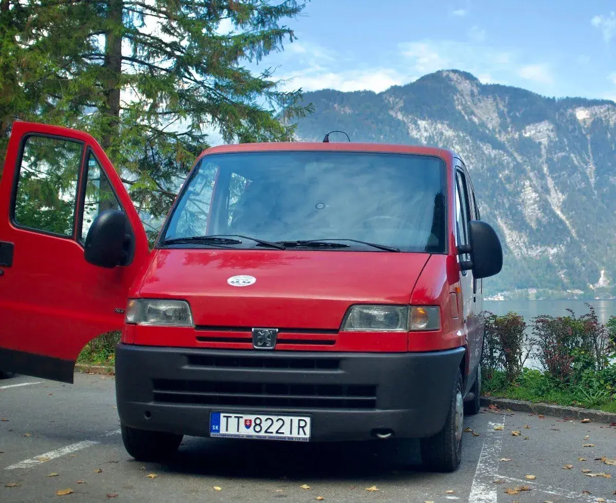 Prenájom - obytná dodávka (campervan, karavan)