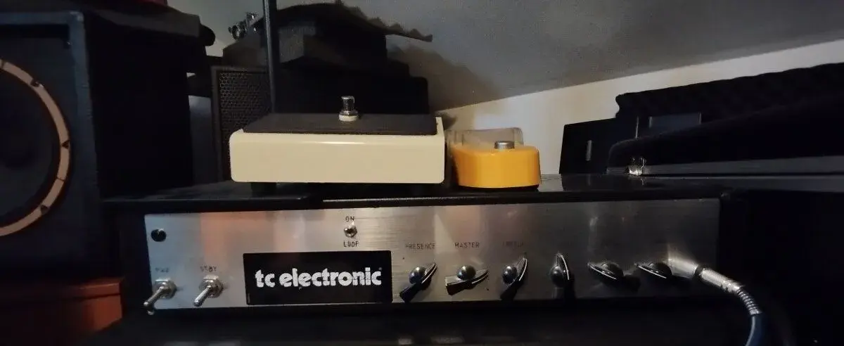 Git.elektronkovy zosilovac 15W a ine veci vid foto.