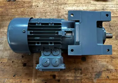 NORD SK 172.1-71L/4 – motoreduktor 0,37 kW – STAV
