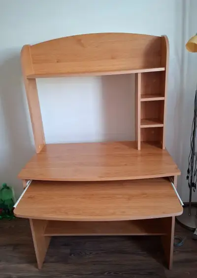 Písací/Počítačový stolík