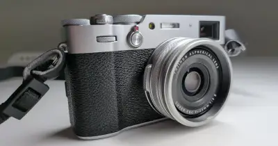 Fujifilm X100V Silver + Tiffen Black Pro Mist