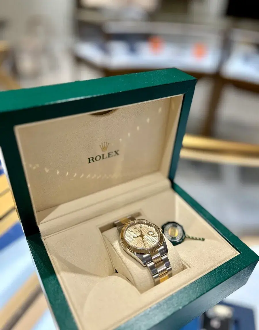 Rolex Date Just 41 Bicolor Oyster Champagne Dial Nové