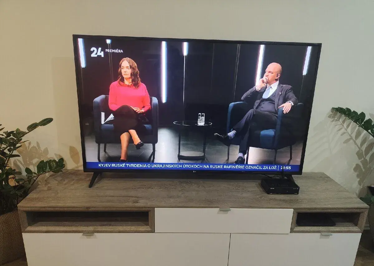 ,dobrú zachovanú skriňu.Velmi v dobrom stave.