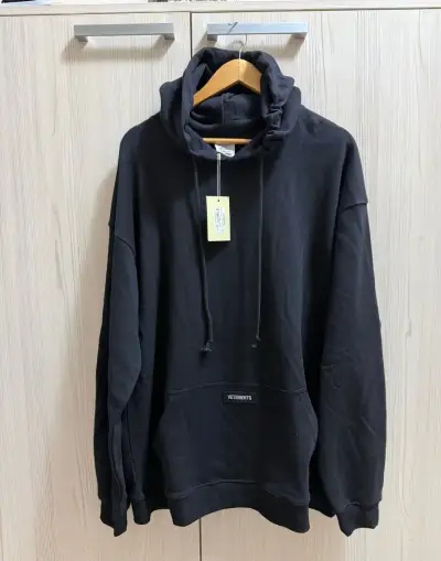 Vetements mikina.