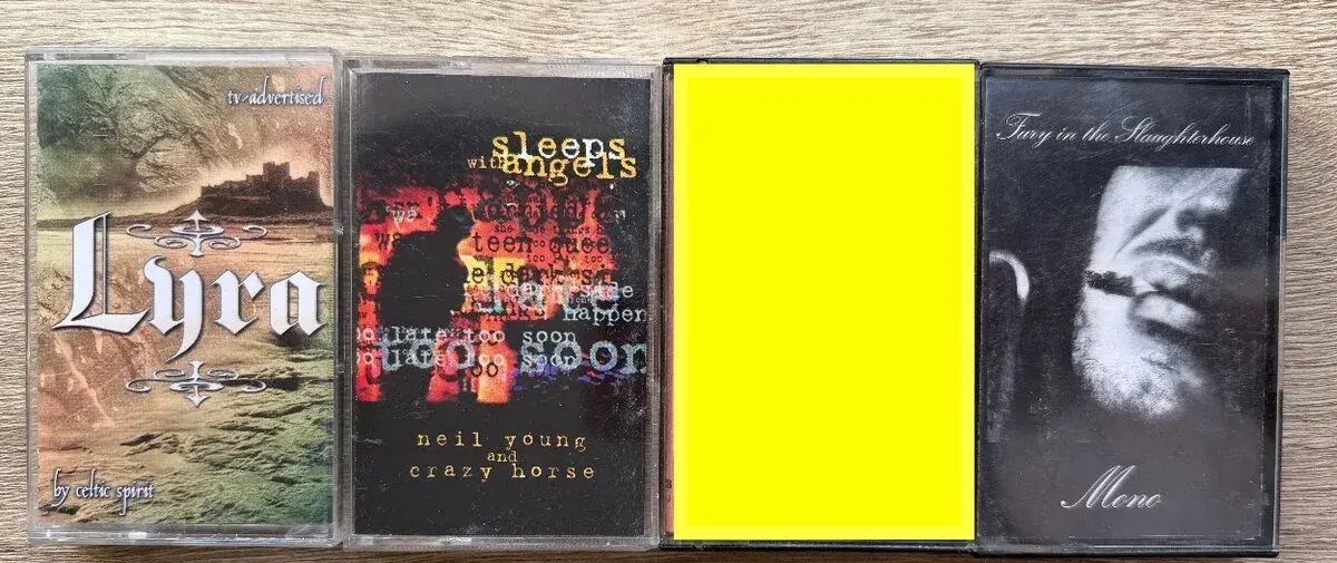 Audiokazety Neil Young ,Crazy Horse,Lyra a Mono