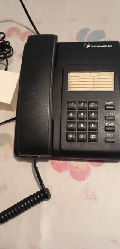 Telefón na pevnú linku